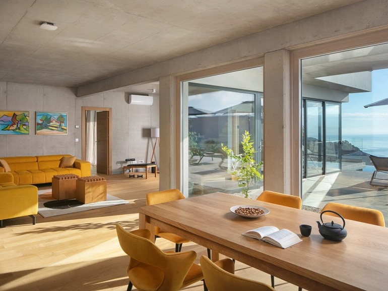 Luxury Coastal Retreat - Villa Saturea