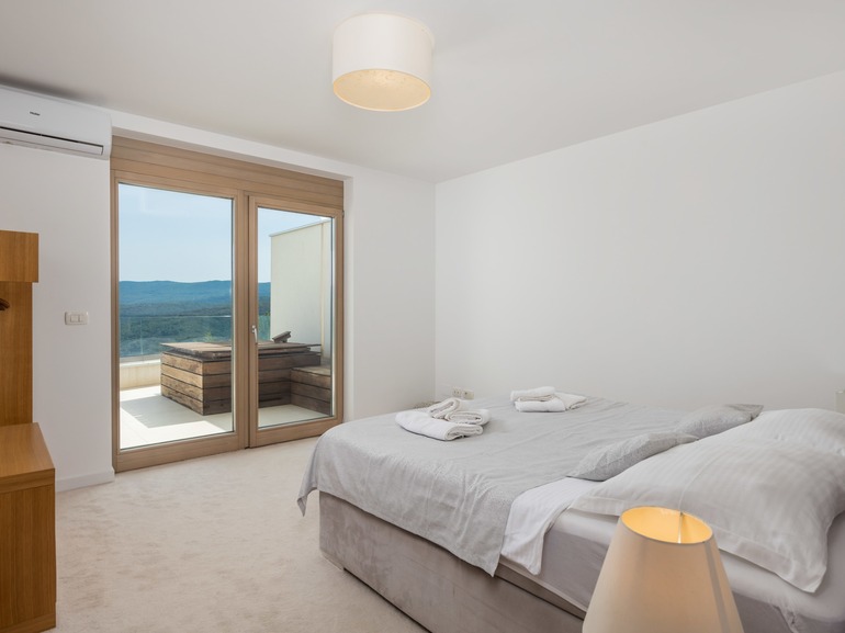 Majestic Coastal Retreat - Villa Mayan