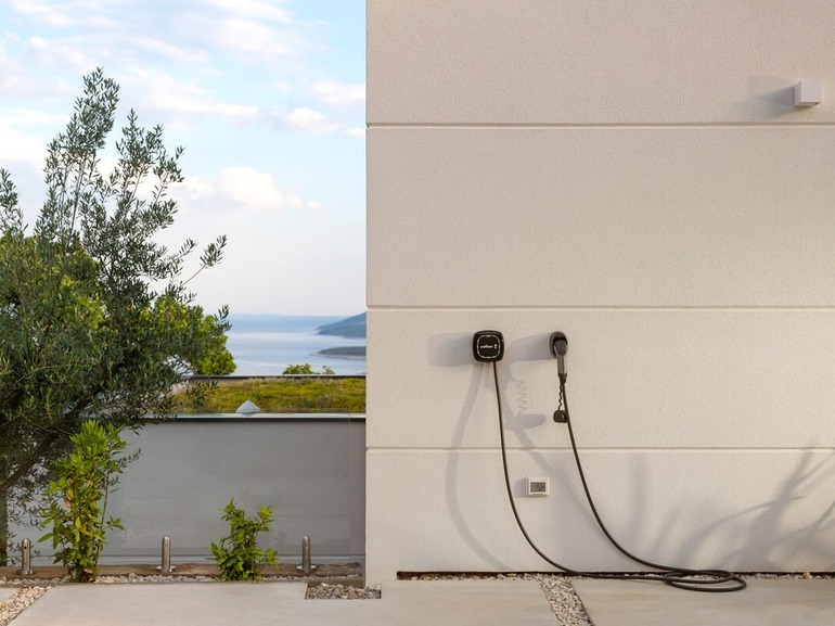 Luxury Coastal Retreat - Villa Saturea