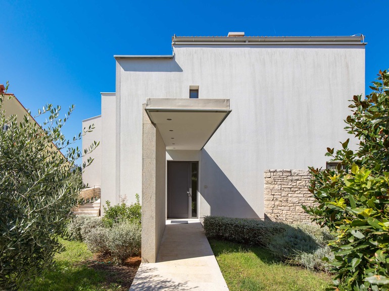 RM Grande Villa – Left Wing