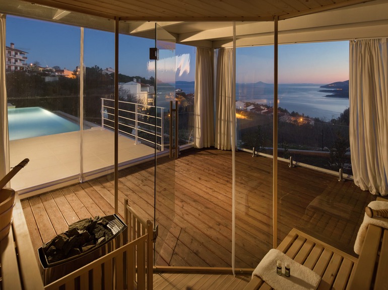 Majestic Coastal Retreat - Villa Mayan