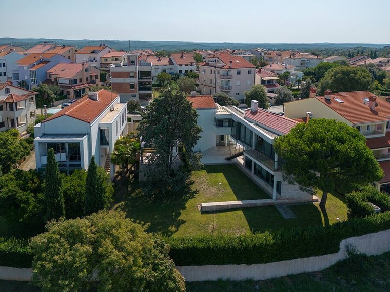 RM Grande Villa – Right Wing