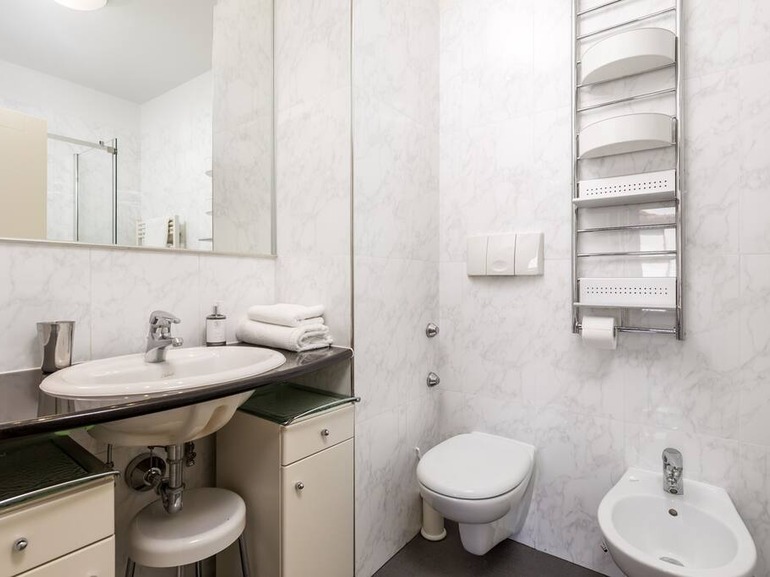 RM Grande Villa – Right Wing