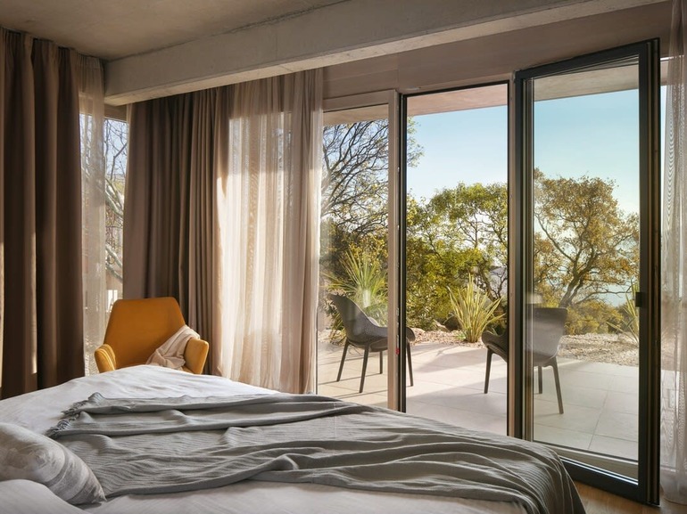 Luxury Coastal Retreat - Villa Saturea