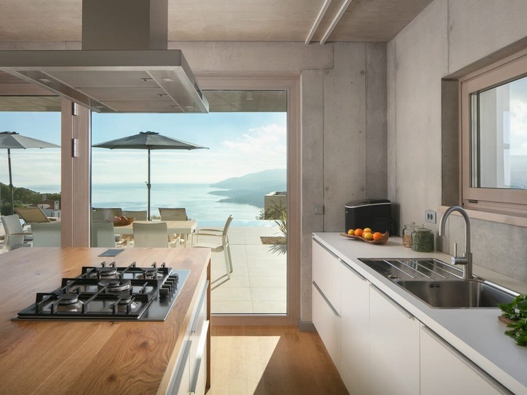 Luxury Coastal Retreat - Villa Saturea