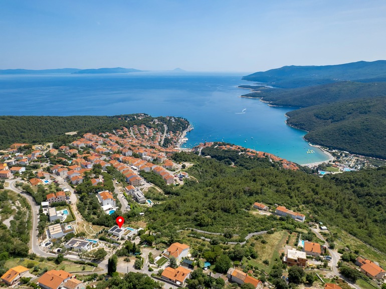 Majestic Coastal Retreat - Villa Mayan